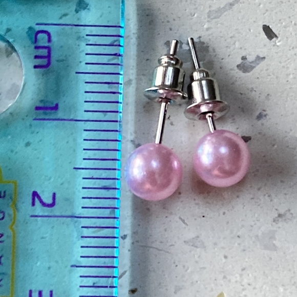 BNWT Candy Pink Barbiecore Stud Earrings - Playful and Vibrant - Picture 8 of 10